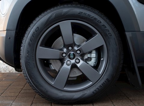 Land Rover Defender 110 HSE D240 10