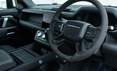 Land Rover Defender 110 V8 10