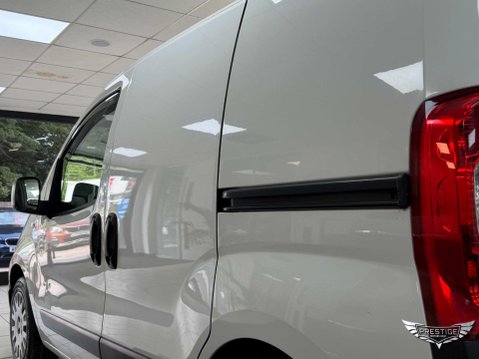 Fiat Fiorino 1.3 JTD Multijet II Cargo Car Derived Van 3dr Diesel Manual (119 g/km, 75 b 43