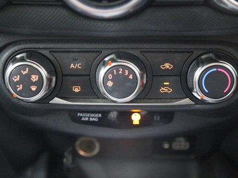 Nissan Juke 1.0 DIG-T Acenta DCT Auto Euro 6 (s/s) 5dr 17