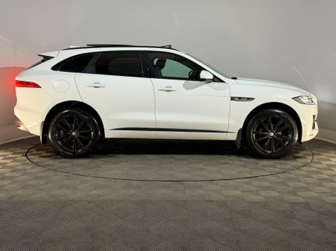 Jaguar F-Pace R-SPORT AWD 4
