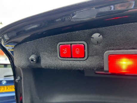 Mercedes-Benz C Class 2.0 C220d Sport (Premium Plus) Saloon 4dr Diesel G-Tronic+ Euro 6 (194ps) 15