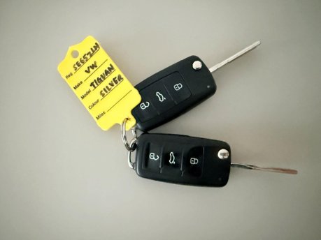 Volkswagen Tiguan 2.0 TDI BlueMotion Tech R-Line Edition SUV 5dr Diesel Manual 4WD Euro 6 (s/ 23