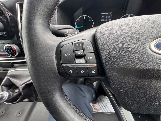 Ford Transit Custom LWB L2H1 [SOLD MT] Low Roof Limited 300 Air Con Alloys Sensors EURO 6 17