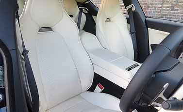 Aston Martin Rapide 3