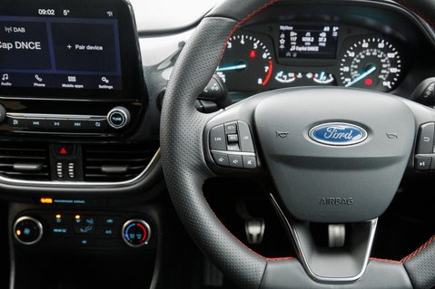 Ford Fiesta ST-LINE 19