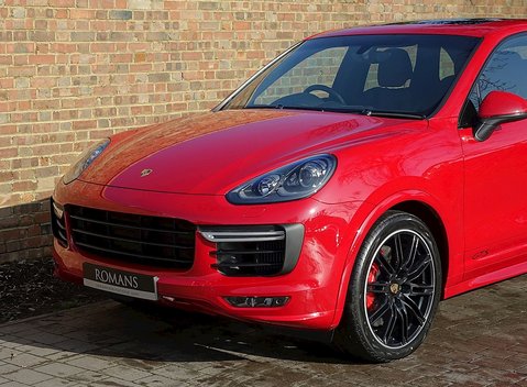 Porsche Cayenne GTS 23
