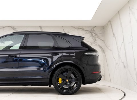 Porsche Cayenne Turbo S E-Hybrid 26