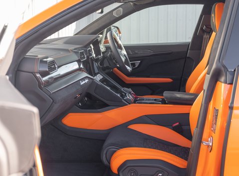 Lamborghini Urus Pearl Capsule 17