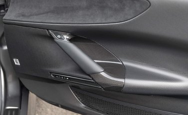 Ferrari SF90 Stradale 14