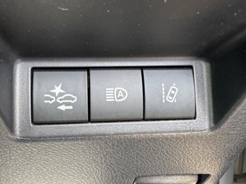 Toyota Yaris 1.5 VVT-i Icon Tech Euro 6 5dr 27