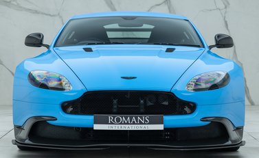 Aston Martin Vantage GT8 4