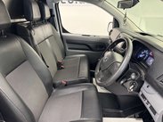Vauxhall Vivaro 2.0 Vivaro 3100 Dynamic S/S 33