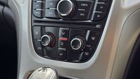 Vauxhall Astra 1.6 16v Exclusiv Hatchback 5dr Petrol Auto Euro 5 (115 ps) 25