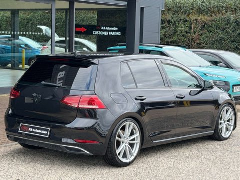 Volkswagen Golf 2.0 Golf SE Nav TDI BlueMotion Technology 5dr 9