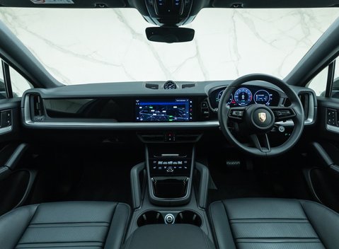 Porsche Cayenne E-HYBRID coupe 21