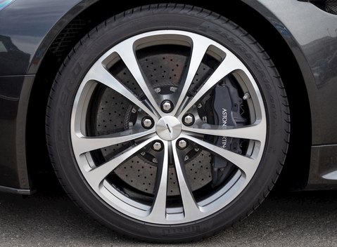 Aston Martin V12 Vantage S Roadster 12