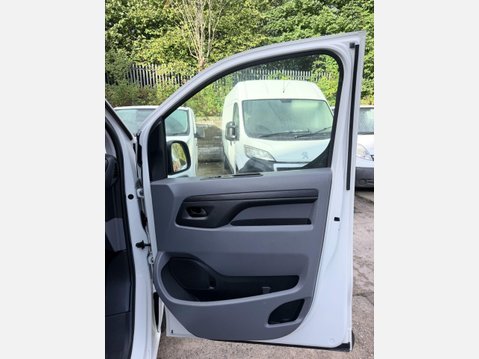 Peugeot Expert 2.0 BlueHDi 1400 Professional Standard Panel Van 6dr Diesel Manual MWB Euro 26