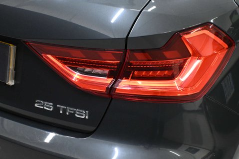Audi A1 1.0 A1 Sportback 25 TFSI Sport Semi-Auto 5dr 23