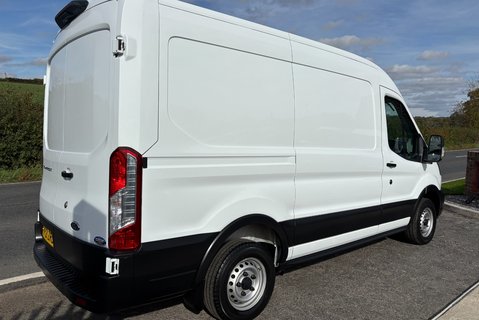 Ford Transit 310 L2 H2 Leader with Air Con / Sat Nav / Heated Seats 2