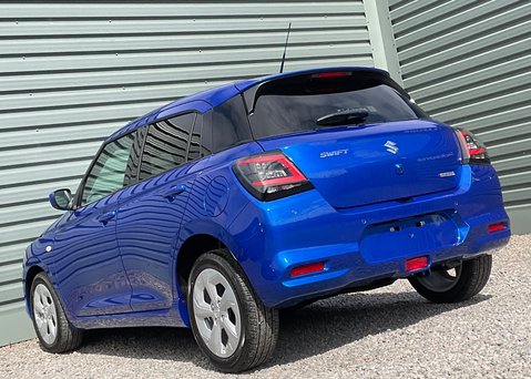Suzuki Swift Motion 1.2 Mild Hybrid 11
