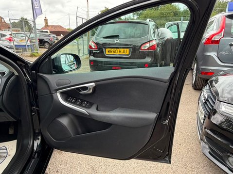 Volvo V40 2.0 T2 Momentum Edition Euro 6 (s/s) 5dr 20