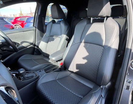 Toyota Yaris 1.5 Yaris Dynamic HEV CVT 5dr 57