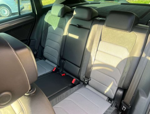 Volkswagen Tiguan 2.0 Tiguan R-Line Tech TDI Semi-Auto 5dr 38