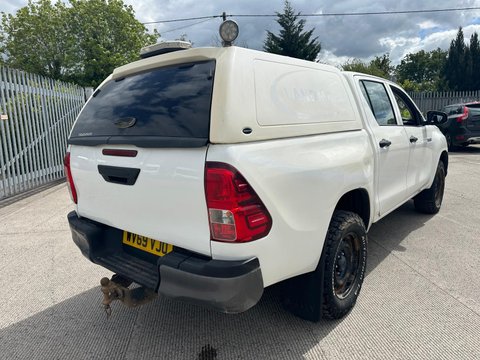 Toyota Hilux ACTIVE 4WD D-4D DCB 5