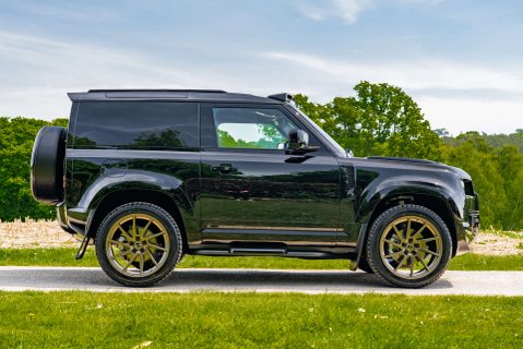 Land Rover Defender D250 X-Dynamic HSE Hard Top Obsidian 3
