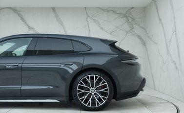 Porsche Taycan 4S Cross Turismo 36