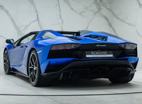 Lamborghini Aventador S LP 740-4 ROADSTER 13