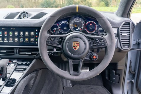 Porsche Cayenne 4.0T V8 TURBO GT 12