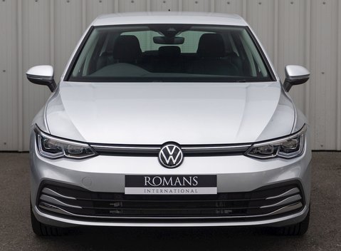 Volkswagen Golf 8 2.0 TDI Style 4