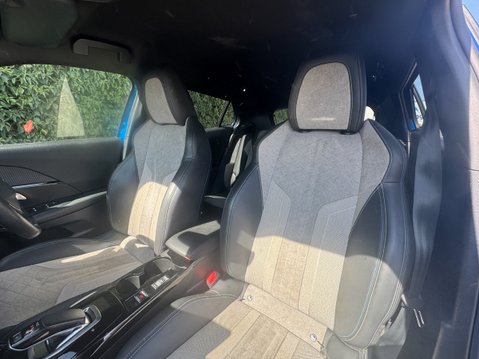 Peugeot 2008 (Sold) 50kWh GT Premium SUV 5dr Electric Auto (136 ps) 9