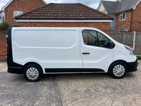 Renault Trafic 1.6 dCi 27 Business Panel Van 5dr Diesel Manual SWB Standard Roof Euro 6 (1 2