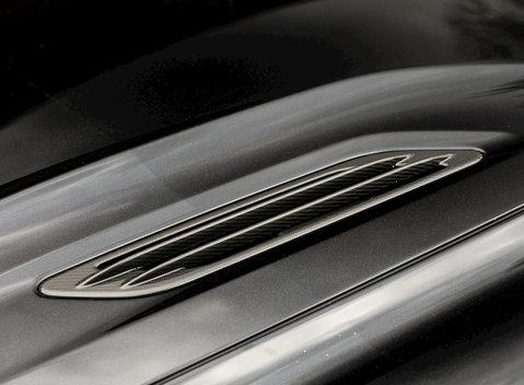 Aston Martin Vanquish S 26