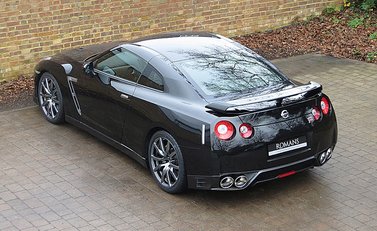 Nissan GT-R Premium Edition 5