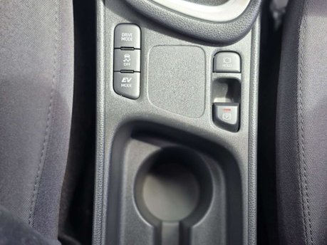 Toyota Yaris 1.5 VVT-h Icon Hatchback 5dr Petrol Hybrid E-CVT Euro 6 (s/s) (116 ps) 24