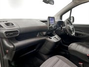 Vauxhall Combo Life 50kWh Design MPV 5dr Electric Auto (7.4kW Charger) (136 ps) Sat Nav 15