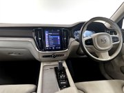 Volvo V60 2.0 B5 MHEV Estate 5dr Petrol Hybrid Auto AWD Euro 6 (s/s) (250 ps) 2 Owner 19