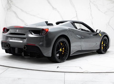 Ferrari 488 SPIDER 9