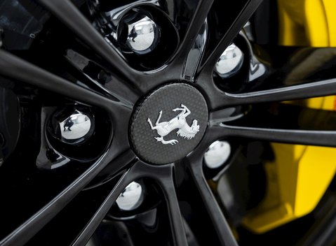 Ferrari GTC4 Lusso V12 24