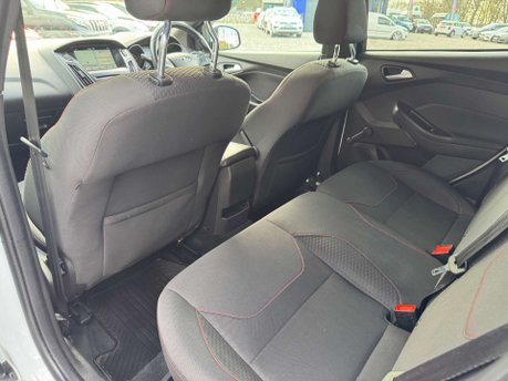 Ford Focus 1.0 Focus ST-Line 5dr 36