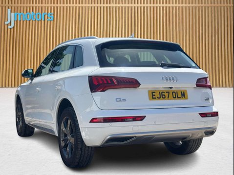 Audi Q5 2.0 TDI Sport SUV 5dr Diesel S Tronic quattro Euro 6 (s/s) (190 ps) 14