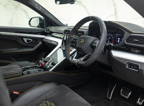 Lamborghini Urus S 13