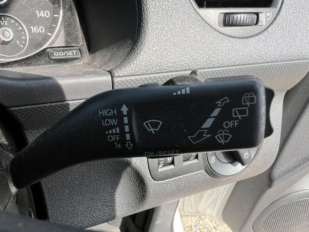 Volkswagen Caddy AUTO SWB L1H1 Low Roof Highline Air Con Sensors Tow Bar NO VAT 39