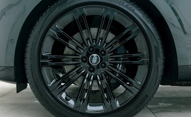 Land Rover Range Rover D350 Autobiography LWB 7 Seater 7