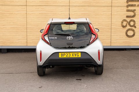 Toyota Aygo X VVT-I PURE 6