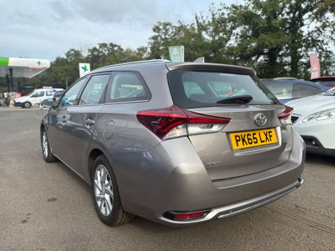 Toyota Auris 1.6 D-4D Business Edition Touring Sports 5dr Diesel Manual Euro 6 (s/s) (11 4